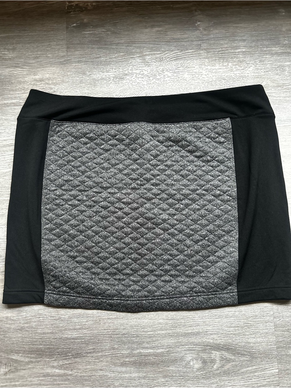 Smartwool Black and Gray Quilted Panel Mini Skirt Size XL
